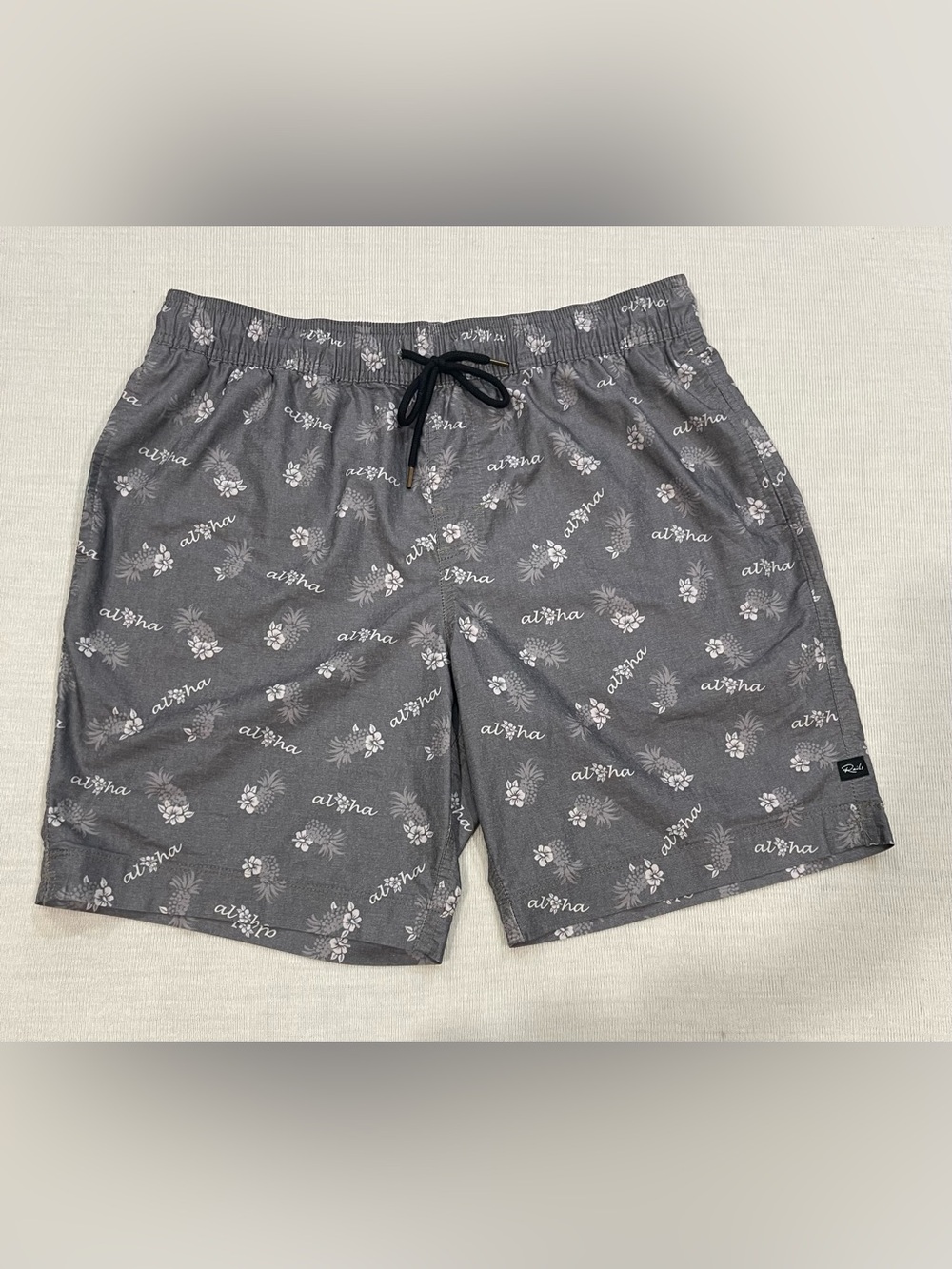 Rails Kian Aloha Pineapple Swim Trunks 8” Men's Size Medium
